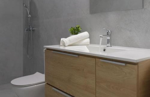 Onar Elegant Beachside Home - Foto 27