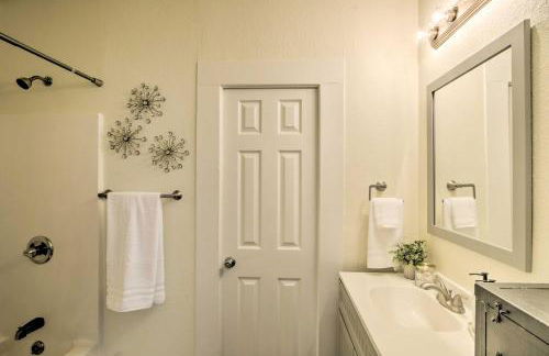 Centrally Located House in Chico with Gas Grill - Foto 19