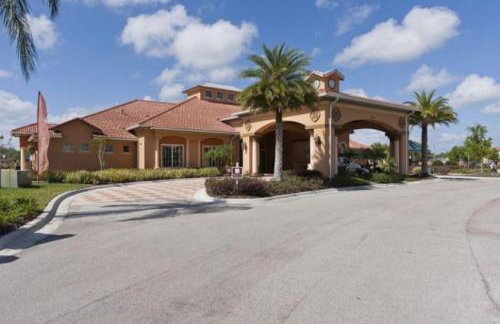 Family Nest 4-Bedroom Home Near Disney World - Photo 56