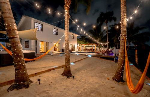 Waterfront Villa with Beach, Game Room, Cinema and Spa - Foto 50