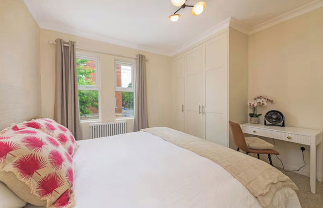 4 Guests - 20min to London - Free Parking - Petsok - Foto 1