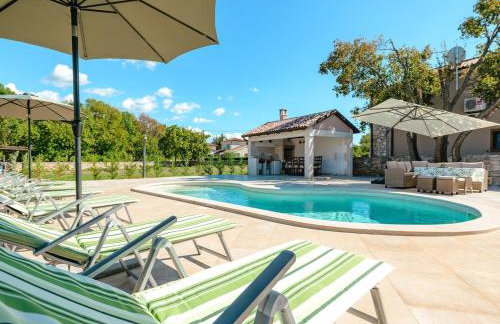 Villa in Sveti Lovrec Near Ski Resort - Foto 16