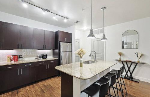 Modern 2B Close to The Star Toyota HQ Legacy West - Foto 5