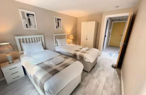 City Centre 2BR Apartment, Free Parking! - Foto 9