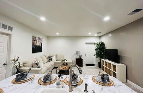 Entire Fully Equipped Basement Guest Apartment Home - Foto 10