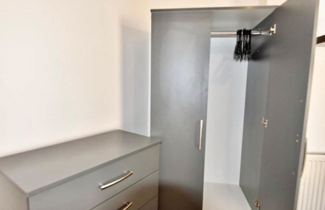 Cheer full 4 Bedroom House Train Station - Foto 38