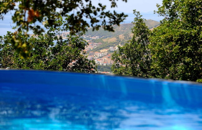 Holiday House With Pool - Photo 12