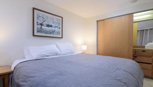 208 Village Gate condo - Photo 4