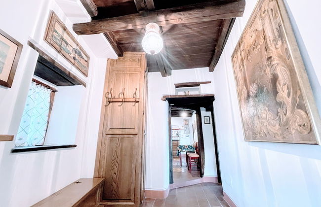 Vicolo - Sleeps 5 With air Con, Wifi, Balcony for Dining and Pool - Photo 49