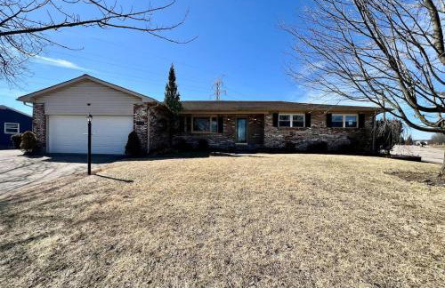 All the Vibes Poolside in Trenton - Foto 12