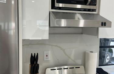 Transit-Friendly Flamingo Park Hideaway - Foto 4