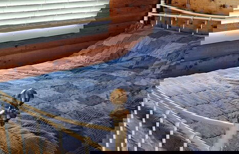 Log Cabin - Free Parking, Garden & pet Friendly - Photo 2