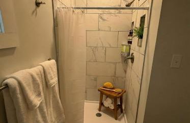 Modern Cozy Unit With King Bed - Foto 12