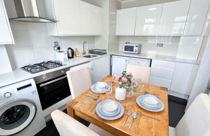 Modern 3-Bed, 3-Bath Maida Vale Flat with Private Garden near Little Venice, St Johns Wood, Regents Park, Paddington by NourNest Apartments - Photo 15