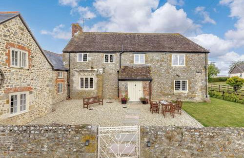 3 Bed in Wootton Fitzpaine 89004 - Photo 1