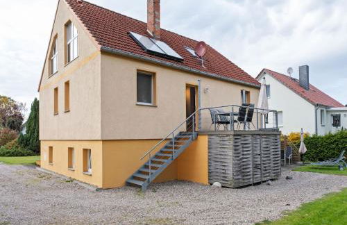 Cozy Coastal Escape with Garden - Foto 7