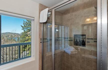 4 Bdr Modern Lake House Retreat with Stunning Views - Foto 37