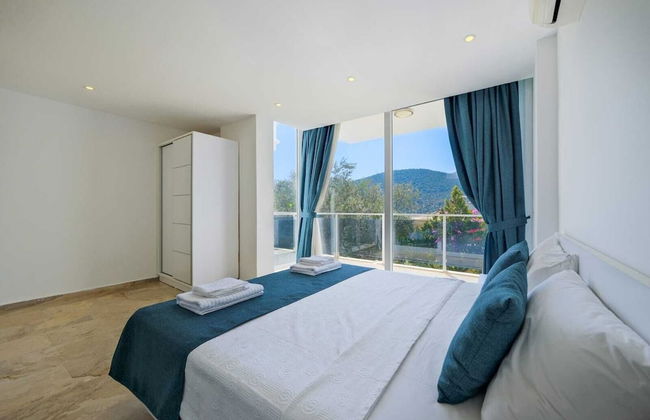 Villa Lumiere 3 Luxurious 5 bed Villa in Kiziltas Kalkan With sea Views - Photo 13