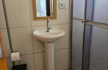 Edificio Hayannes - 01 Quarto - Cozinha - Banheiro - Garagem Coberta - Self Check in - Taxa Para Hospede Com Pets - Foto 12