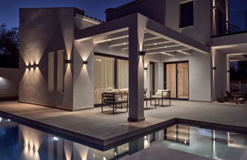 Estelle Villa, a Flamboyant Escape with Pool, By ThinkVilla - Foto 14