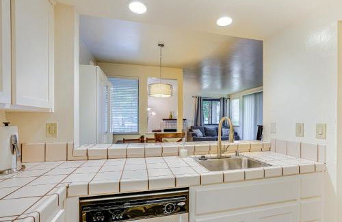 Stay and Play Bay Area Condo with Community Pool! - Foto 9