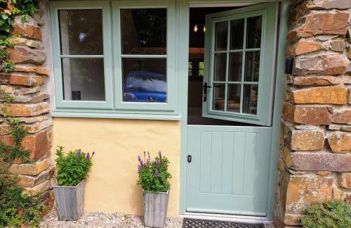 The Bothy near Tenby, Big Projector Screen, Four-poster bed, on-site HOT TUB access via Spa Pack - Photo 13