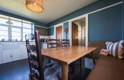 Cliff Top - Panoramic Sea Views with Spa & Hot Tub - Photo 57