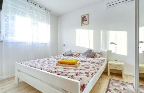 Holidayhouse Alirio with heated pool. - Foto 54