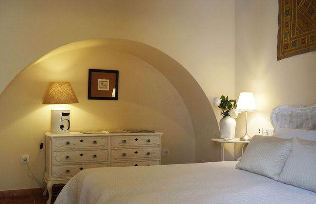 Apartamentos Los Patios de la Judería - Photo 6