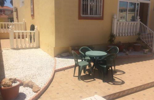 Torrevieja, La Torreta Ground Floor Apartment with Large Private Patio Garden - Foto 5