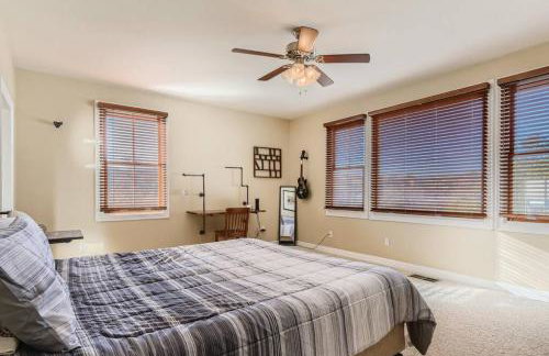 Warm Suburban 3BR Townhome near DT - Foto 11