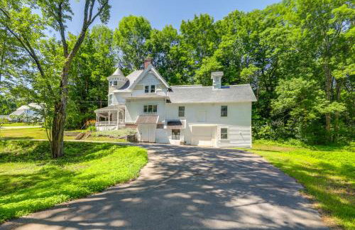 2-Acre Property Victorian Home in Brownville! - Foto 32