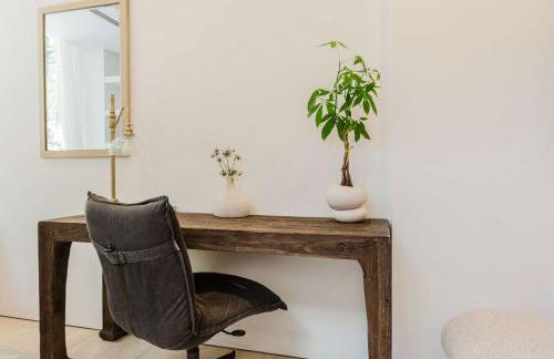 Private Beautiful Townhome w Zen Garden - Photo 20