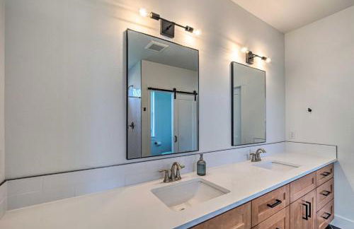 Lakefront Moses Lake Home with Dock and Game Room - Foto 16