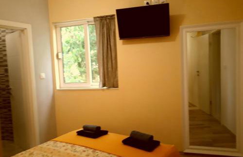 Pia Apartments - Photo 23