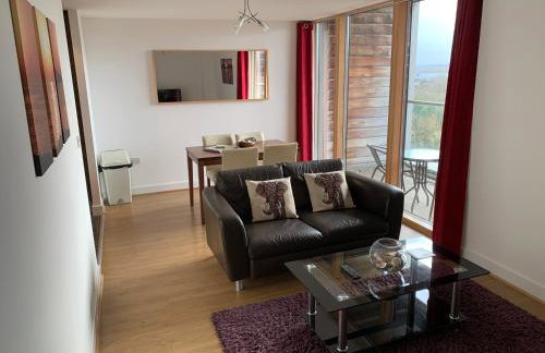 iSTAY APARTMENTS at VIZION - Fully Equipped Modern Serviced Apartments with Balconies, Superfast Broadband, Free Allocated Parking Space, 24h Security, Rooftop Gardens, Located in Central MK - Photo 24