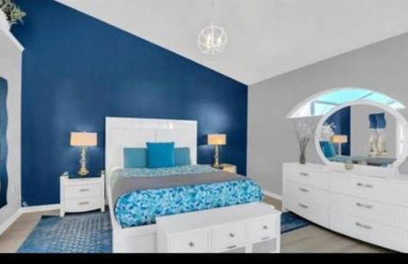 Spacious 3 bedroom pool home with lake view - Foto 16