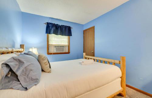 Secluded Family Cabin with Fire Pit in Lake Ariel! - Foto 15