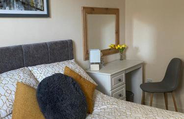 River bank apartment - Photo 1