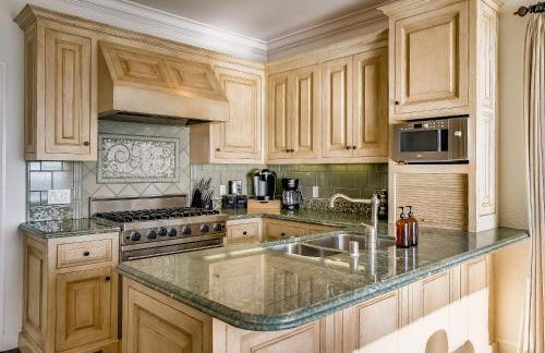 Luxury, renovated, oceanfront home with incredible deck & views - dogs welcome - Foto 19