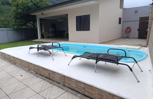 Casa ampla, 4 quartos, com piscina e área gourmet - Praia Brava - Mangaratiba RJ - Foto 2