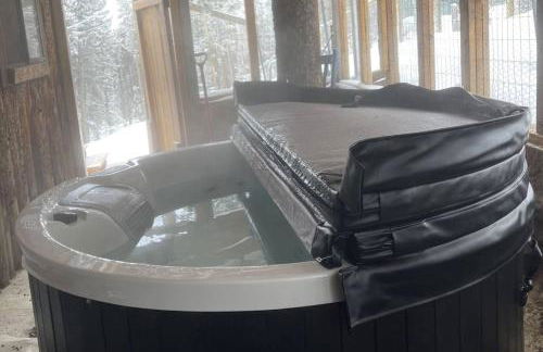 The Tyrolean Cabin. Panoramic Views. Hot Tub. - Photo 30