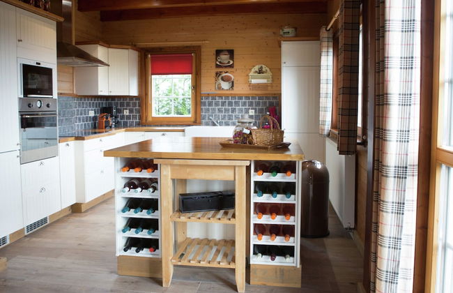 Affluent Chalet in Septon with Whirlpool, Sauna, Hot Tub - Foto 10