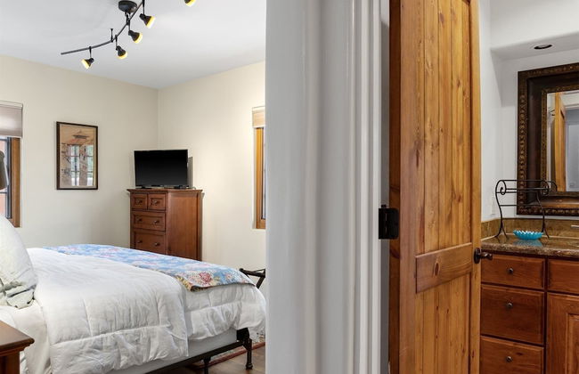 Casa O'keeffe - Five-minute Walk to The Plaza, Quiet Neighborhood, Comfort and Convenience - Foto 4