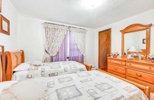 Vintage Windsor Home Private Yard and Covered Deck - Foto 21