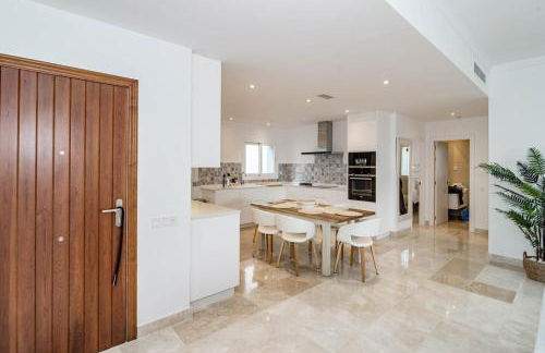 PA18- Stunning flat gym indoor and outdoor pool - Photo 11