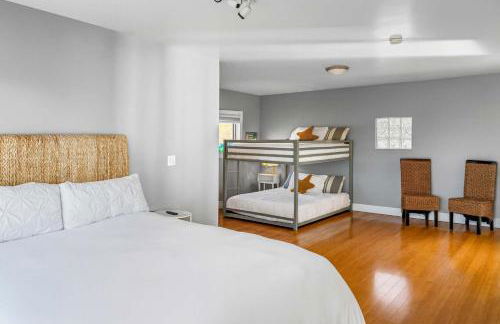 Seaside Elegance Oceanfront Escape with 3 Suites - Foto 22