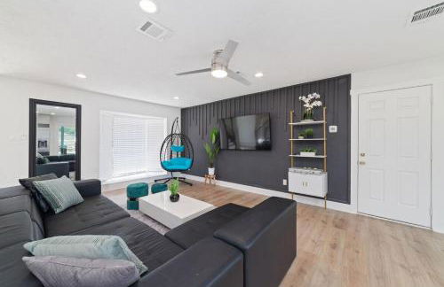 Pickleball-Basketball Oasis-Pool & Spacious Home - Photo 48