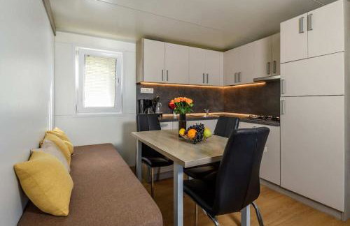 Cozy and Chic Little House with pool Ivinj - 5 - Foto 44