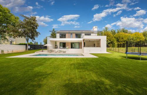 Villa Castanea by Villsy - Photo 13